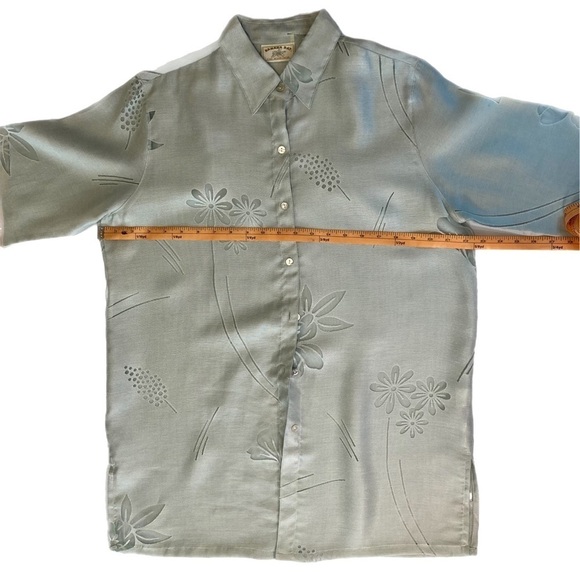 Banana Bay resort button down top with burnout detail - Picture 2 of 4